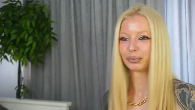 LanaReals online show from March 4, 8:09 am