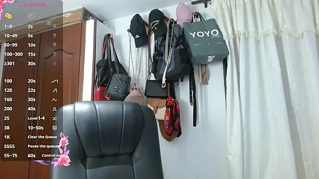 Scarlett 3X online show from March 6, 11:45 pm