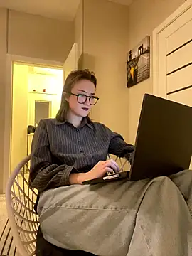 Persephone Kore online show from January 8, 5:37 pm