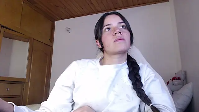 Shanel Lozano online show from March 18, 9:18 pm