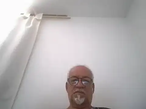 Snapshot of Patyman chatting on April 20, 3:04 pm Patyman online show from April 20, 3:04 pm