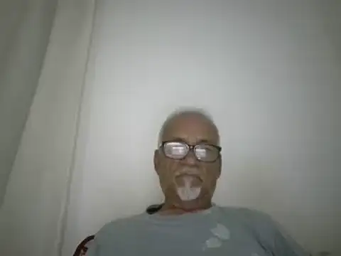Snapshot of Patyman chatting on May 1, 11:42 pm Patyman online show from May 1, 11:42 pm