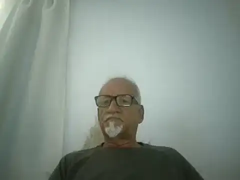 Snapshot of Patyman chatting on May 6, 10:15 pm Patyman online show from May 6, 10:15 pm