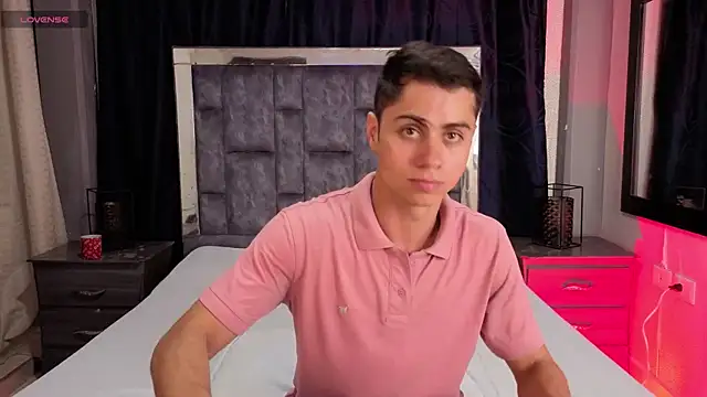 Snapshot of LeoMonnroe chatting on June 12, 8:41 pm LeoMonnroe online show from June 12, 8:41 pm