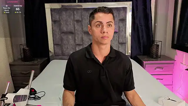 Snapshot of LeoMonnroe chatting on July 21, 7:38 pm LeoMonnroe online show from July 21, 7:38 pm