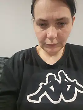 Snapshot of roksa2026 chatting on June 6, 6:34 pm roksa2026 online show from June 6, 6:34 pm