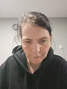 Snapshot of roksa2026 chatting on June 9, 1:45 pm roksa2026 online show from June 9, 1:45 pm