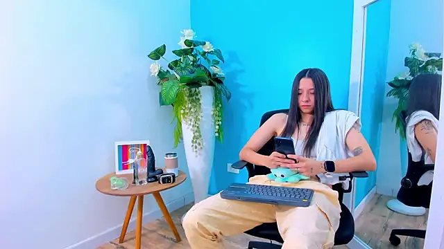 ViictoriiaSaenz online show from March 5, 4:08 am