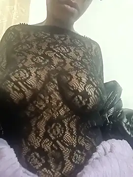 Snapshot of CreamyCupCake_96 chatting on June 5, 3:40 pm CreamyCupCake 96 online show from June 5, 3:40 pm