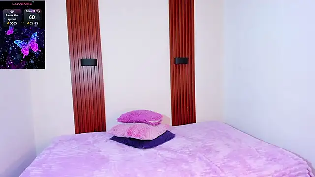 Brendajennerr online show from March 12, 10:38 pm