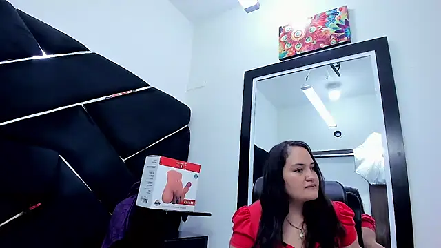 Snapshot of MiaRouss69 chatting on May 14, 11:22 pm MiaRouss69 online show from May 14, 11:22 pm