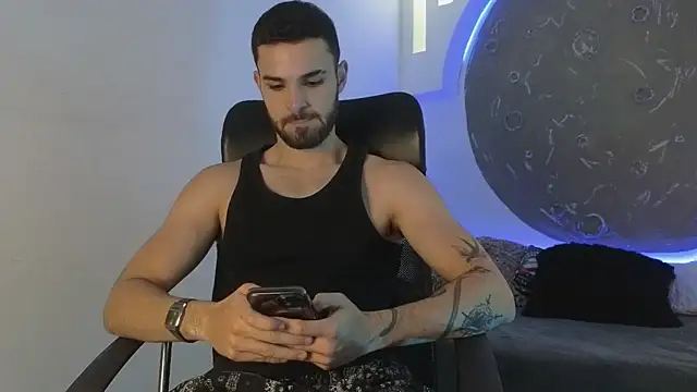 Apolo lux1 online show from February 6, 8:45 pm