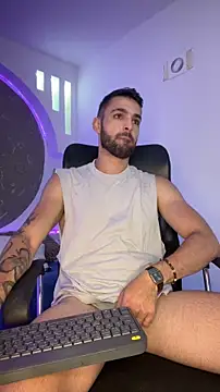 Snapshot of Apolo_lux1 chatting on May 4, 6:48 pm Apolo lux1 online show from May 4, 6:48 pm