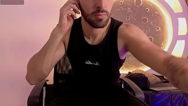 Snapshot of Apolo_lux1 chatting on May 24, 8:36 pm Apolo lux1 online show from May 24, 8:36 pm