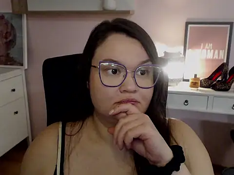 HollyDanceSoul online show from February 20, 6:26 am