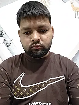 Snapshot of Pulkeet1433 chatting on May 27, 9:34 pm Pulkeet1433 online show from May 27, 9:34 pm