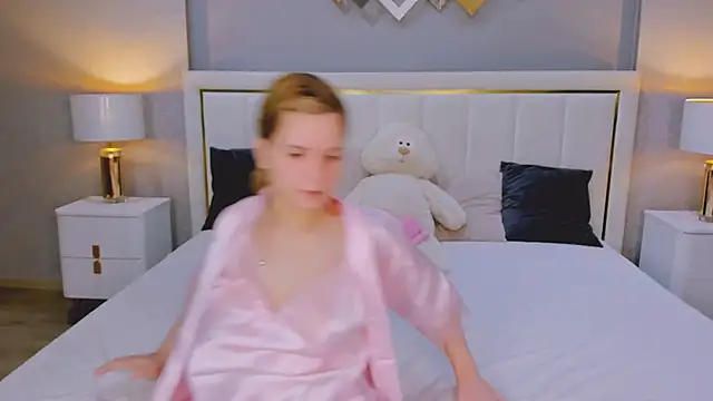 Snapshot of ALZA_AZURE chatting on February 13, 6:15 pm ALZA AZURE online show from February 13, 6:15 pm