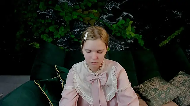 Snapshot of ALZA_AZURE chatting on February 15, 7:10 pm ALZA AZURE online show from February 15, 7:10 pm