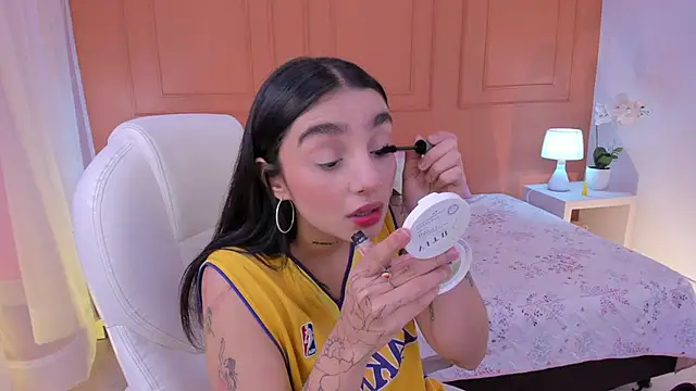Snapshot of Abriil_cutee chatting on May 6, 2:00 pm Abriil cutee online show from May 6, 2:00 pm