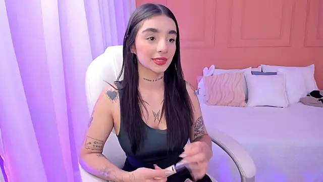 Snapshot of Abriil_cutee chatting on June 4, 2:45 pm Abriil cutee online show from June 4, 2:45 pm