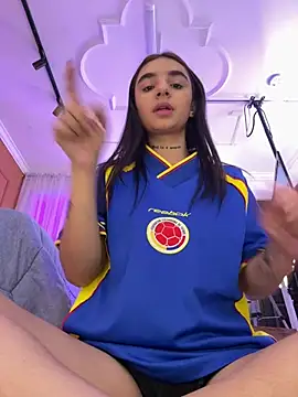Snapshot of Abriil_cutee chatting on July 5, 2:24 pm Abriil cutee online show from July 5, 2:24 pm