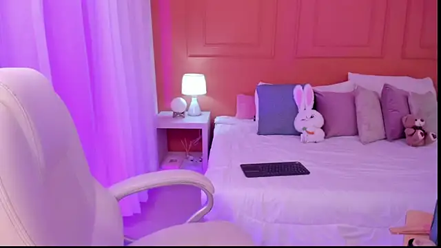 Snapshot of Abriil_cutee chatting on July 8, 2:43 pm Abriil cutee online show from July 8, 2:43 pm