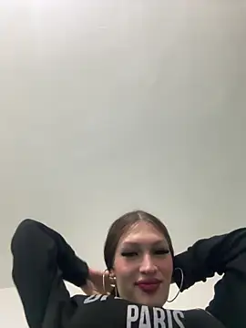 lizz lunna online show from April 24, 4:48 am