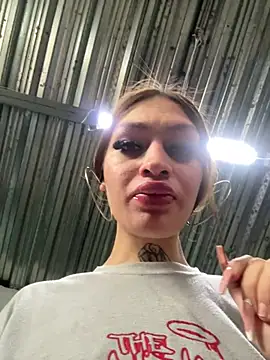 lizz lunna online show from April 29, 4:55 pm