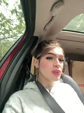 lizz lunna online show from May 11, 12:55 pm