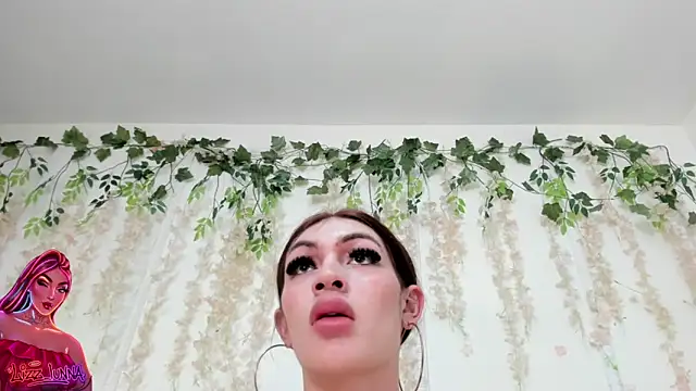 lizz lunna online show from May 29, 9:57 pm