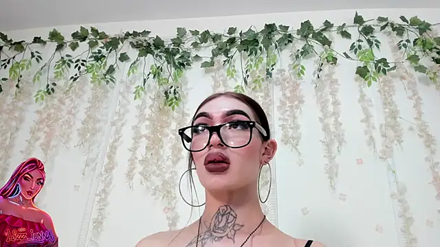 lizz lunna online show from June 1, 4:03 am