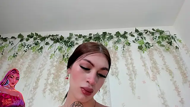 lizz lunna online show from June 17, 8:21 pm