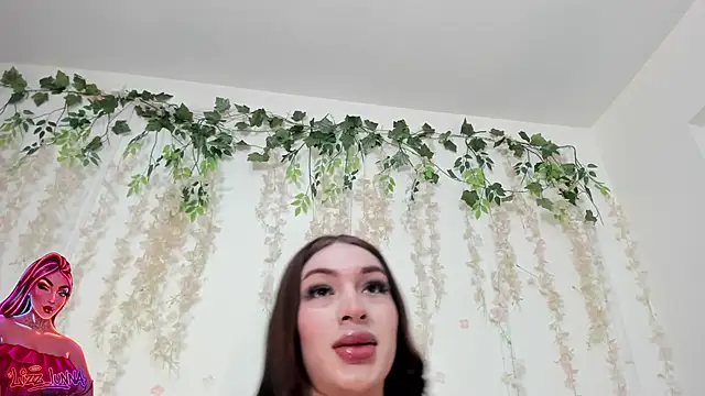 lizz lunna online show from June 23, 8:07 pm