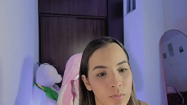 Snapshot of simpson_alice chatting on July 4, 1:12 am simpson alice online show from July 4, 1:12 am