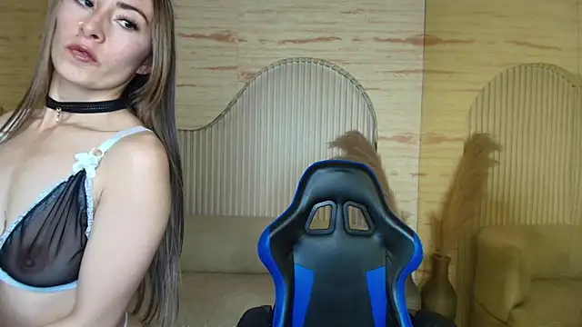 Snapshot of katalina_r_ chatting on May 21, 8:05 pm katalina r online show from May 21, 8:05 pm