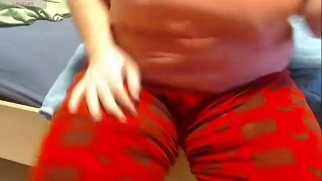 Snapshot of Santanna77 chatting on October 31, 7:20 am Santanna77 online show from October 31, 7:20 am