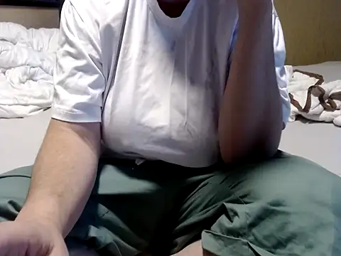 Snapshot of Santanna77 chatting on June 14, 7:32 am Santanna77 online show from June 14, 7:32 am