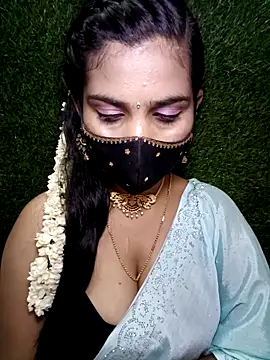 Snapshot of Nithyatamil chatting on April 20, 5:26 pm Nithyatamil online show from April 20, 5:26 pm