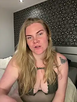 SexyBlondJoanna online show from March 8, 7:50 pm