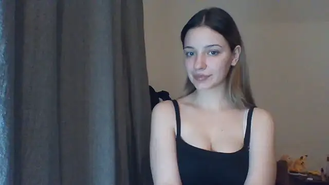 Snapshot of EvelineMagnetic chatting on June 2, 8:33 pm EvelineMagnetic online show from June 2, 8:33 pm