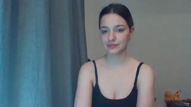 Snapshot of EvelineMagnetic chatting on June 9, 8:31 pm EvelineMagnetic online show from June 9, 8:31 pm