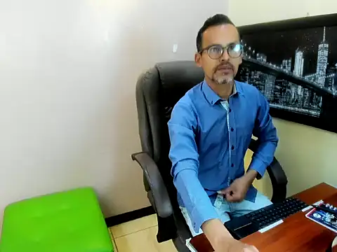 Oswalldo   online show from March 17, 11:13 am