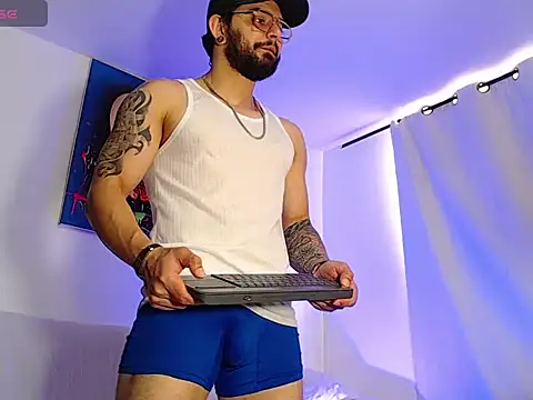 Snapshot of Axel_Stton chatting on May 29, 12:58 pm Axel Stton online show from May 29, 12:58 pm