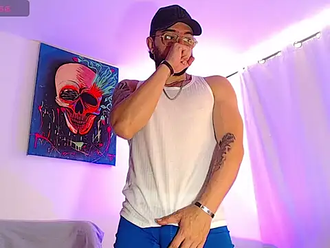 Snapshot of Axel_Stton chatting on June 23, 2:15 pm Axel Stton online show from June 23, 2:15 pm