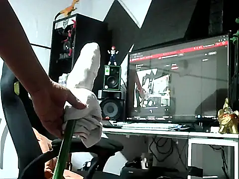 Snapshot of recalientee chatting on February 4, 3:45 am recalientee online show from February 4, 3:45 am