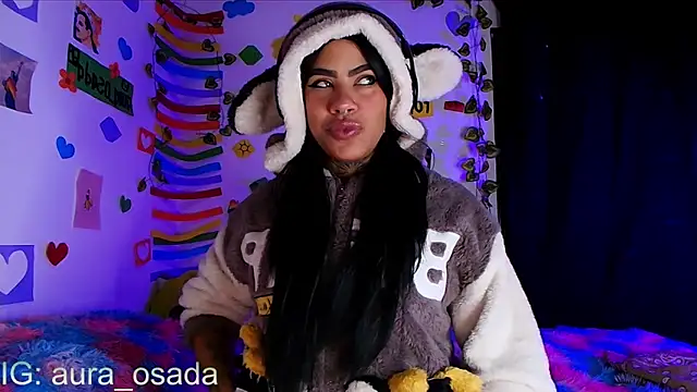Snapshot of Canela_Osada_ chatting on June 22, 10:23 am Canela Osada online show from June 22, 10:23 am
