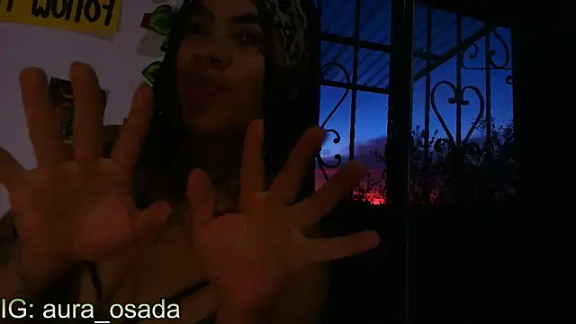 Snapshot of Canela_Osada_ chatting on June 26, 10:30 am Canela Osada online show from June 26, 10:30 am
