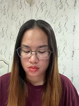 Ponthip online show from April 30, 2:01 pm