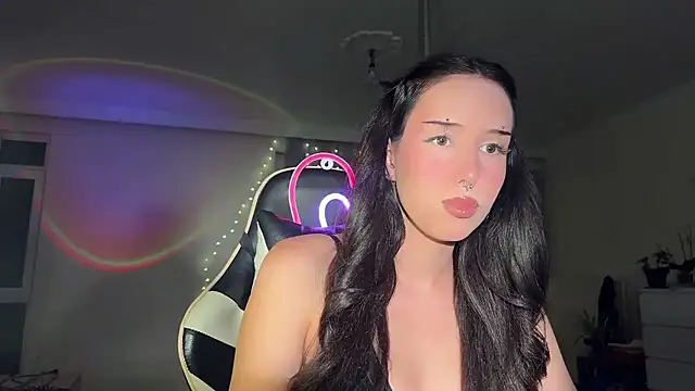 Snapshot of dora_grnt chatting on January 17, 11:52 pm dora grnt online show from January 17, 11:52 pm