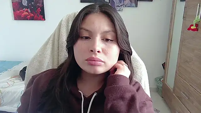 Snapshot of yessica_gomez01 chatting on May 7, 7:52 pm yessica gomez01 online show from May 7, 7:52 pm